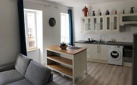 Joli Logement Au Centre De Trevoux